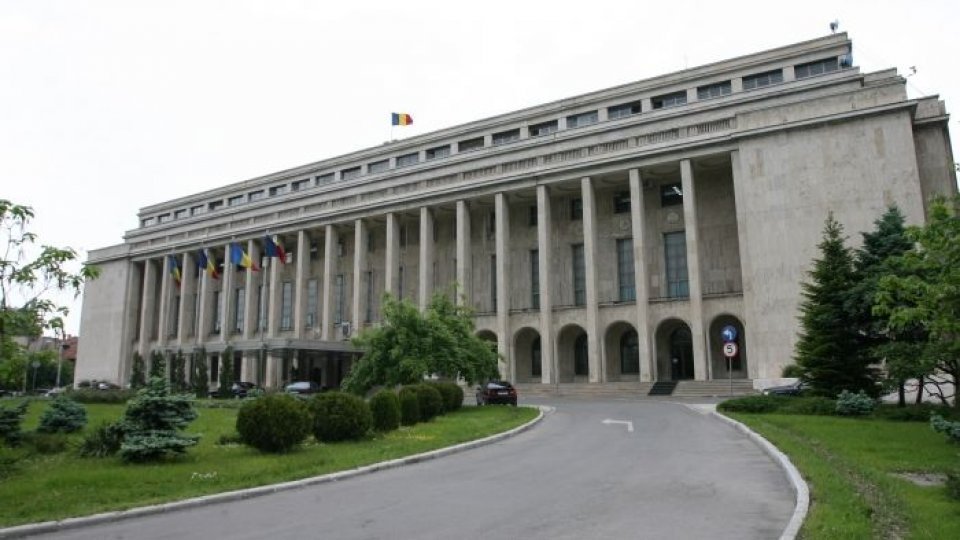 Luca Niculescu începe consultările cu partidele parlamentare