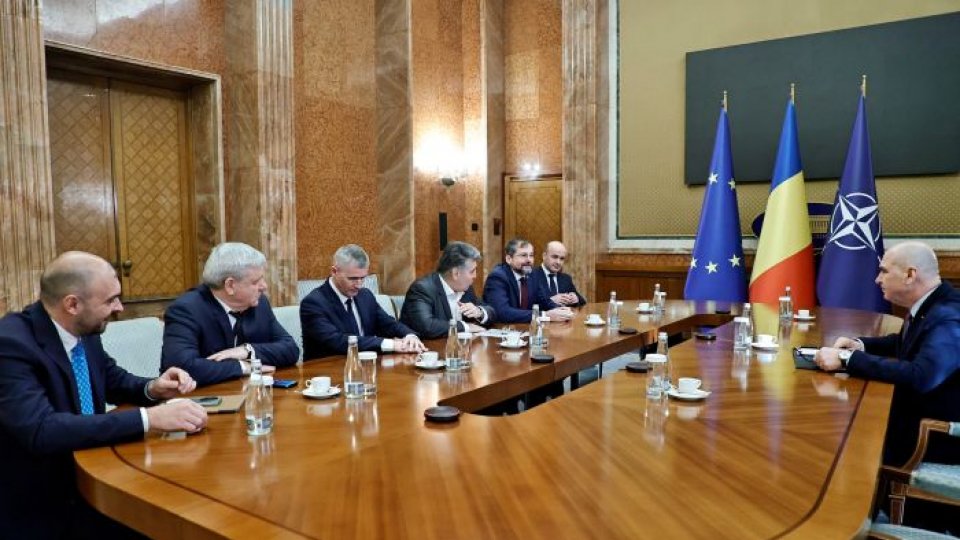 Consultări la Palatul Victoria: Bolojan și primarii, în negocieri pentru bugetul 2026